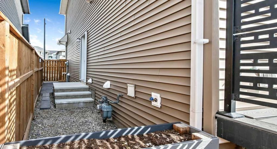 Side Yard with Side Entrance