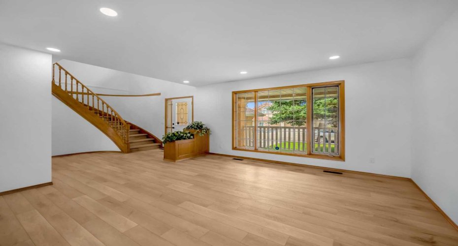 208 Coral Shores Bay, Calgary, Alberta T3J 3J6, 4 Bedrooms Bedrooms, ,3 BathroomsBathrooms,Residential,For Sale,Coral Shores,A2304671