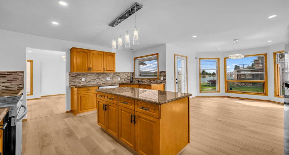 208 Coral Shores Bay, Calgary, Alberta T3J 3J6, 4 Bedrooms Bedrooms, ,3 BathroomsBathrooms,Residential,For Sale,Coral Shores,A2304671