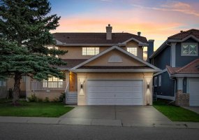 208 Coral Shores Bay, Calgary, Alberta T3J 3J6, 4 Bedrooms Bedrooms, ,3 BathroomsBathrooms,Residential,For Sale,Coral Shores,A2304671