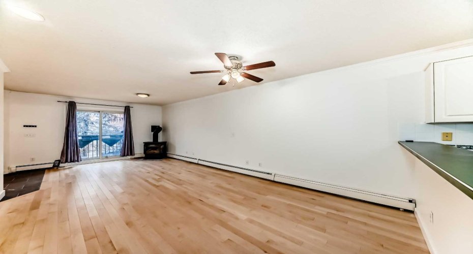 1215 15 Avenue, Calgary, Alberta T3C 0X5, 2 Bedrooms Bedrooms, ,2 BathroomsBathrooms,Residential,For Sale,15,A2304688
