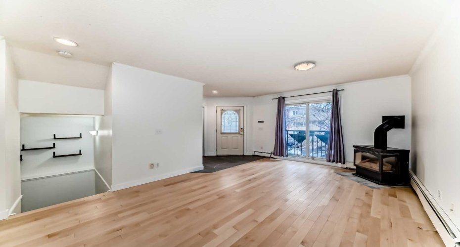 1215 15 Avenue, Calgary, Alberta T3C 0X5, 2 Bedrooms Bedrooms, ,2 BathroomsBathrooms,Residential,For Sale,15,A2304688