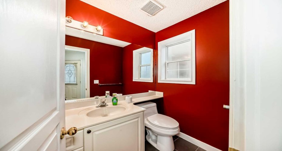 1215 15 Avenue, Calgary, Alberta T3C 0X5, 2 Bedrooms Bedrooms, ,2 BathroomsBathrooms,Residential,For Sale,15,A2304688