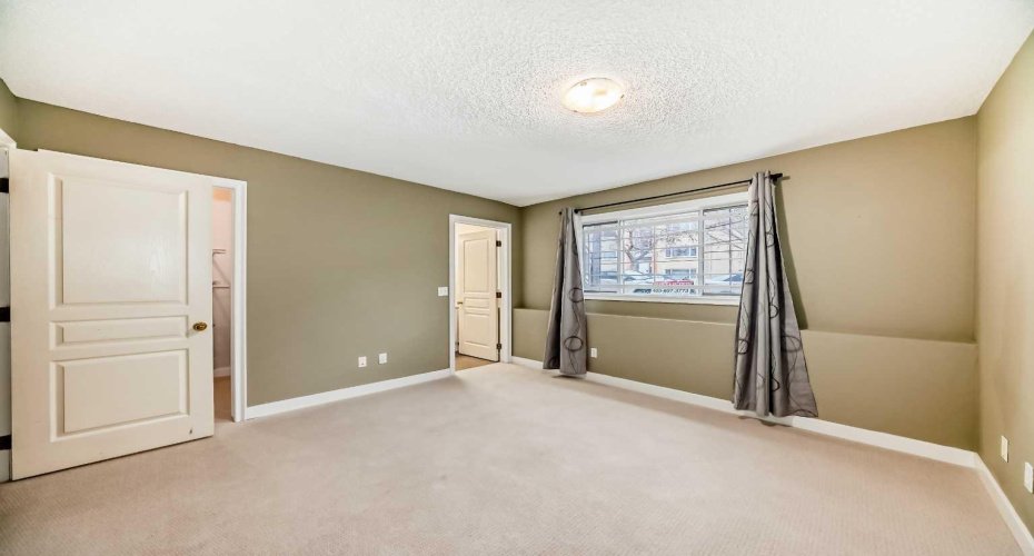 1215 15 Avenue, Calgary, Alberta T3C 0X5, 2 Bedrooms Bedrooms, ,2 BathroomsBathrooms,Residential,For Sale,15,A2304688