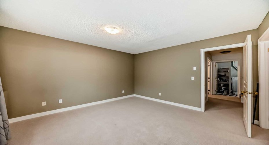 1215 15 Avenue, Calgary, Alberta T3C 0X5, 2 Bedrooms Bedrooms, ,2 BathroomsBathrooms,Residential,For Sale,15,A2304688