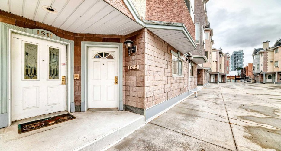 1215 15 Avenue, Calgary, Alberta T3C 0X5, 2 Bedrooms Bedrooms, ,2 BathroomsBathrooms,Residential,For Sale,15,A2304688