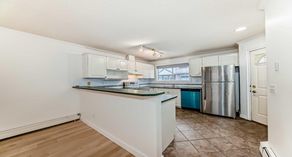 1215 15 Avenue, Calgary, Alberta T3C 0X5, 2 Bedrooms Bedrooms, ,2 BathroomsBathrooms,Residential,For Sale,15,A2304688