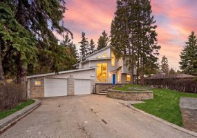 8003 33 Avenue, Calgary, Alberta T3B1L5, 5 Bedrooms Bedrooms, ,4 BathroomsBathrooms,Residential,For Sale,33,A2304742