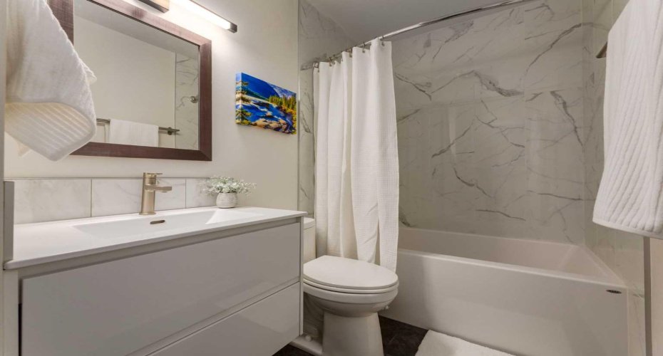 126 Winston Drive, Calgary, Alberta T3C 2P9, 2 Bedrooms Bedrooms, ,1 BathroomBathrooms,Residential,For Sale,Winston,A2304763