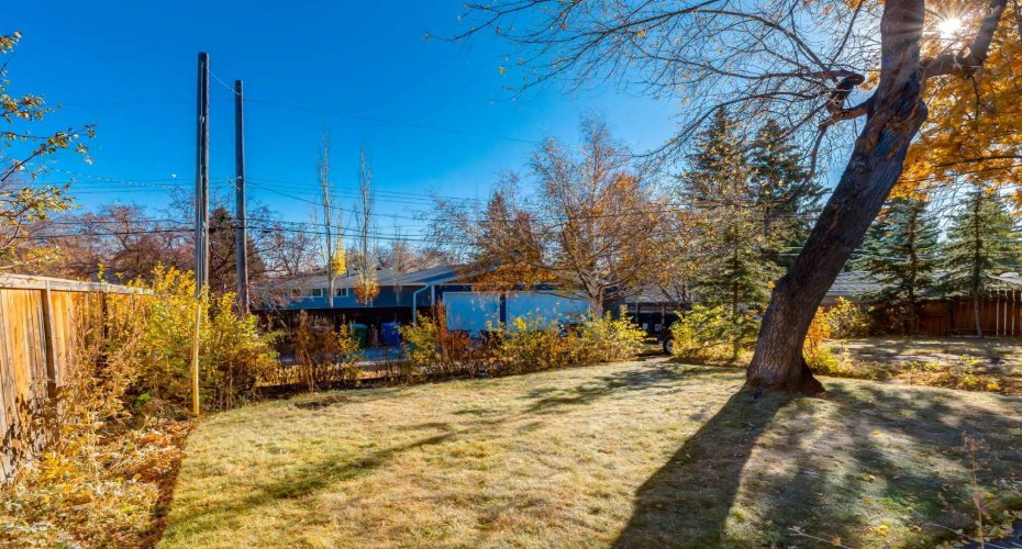 126 Winston Drive, Calgary, Alberta T3C 2P9, 2 Bedrooms Bedrooms, ,1 BathroomBathrooms,Residential,For Sale,Winston,A2304763