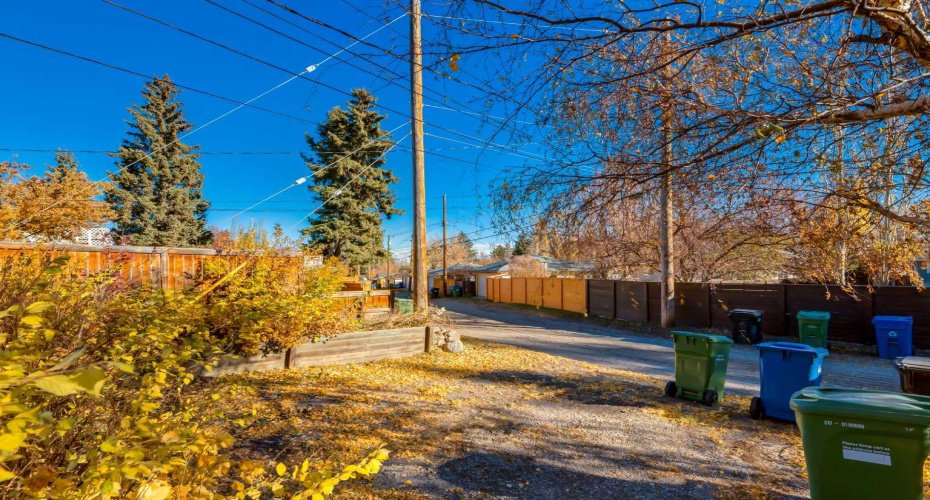126 Winston Drive, Calgary, Alberta T3C 2P9, 2 Bedrooms Bedrooms, ,1 BathroomBathrooms,Residential,For Sale,Winston,A2304763