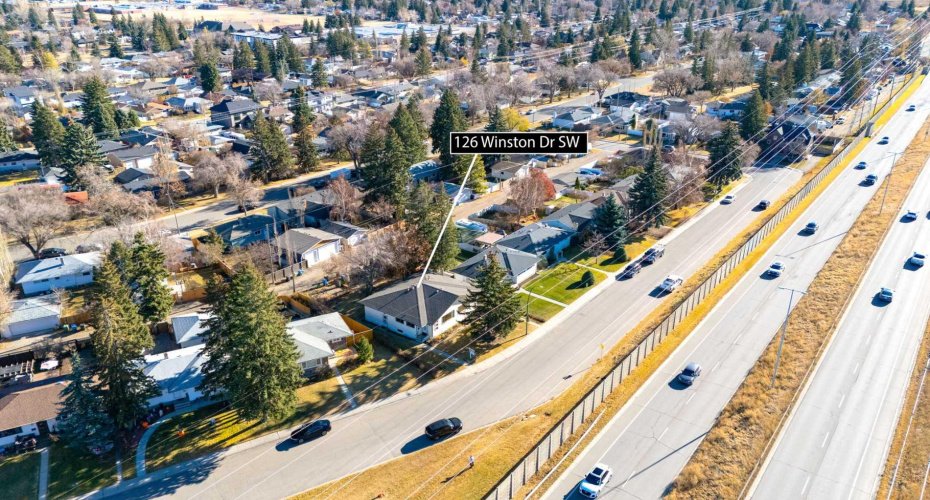 126 Winston Drive, Calgary, Alberta T3C 2P9, 2 Bedrooms Bedrooms, ,1 BathroomBathrooms,Residential,For Sale,Winston,A2304763