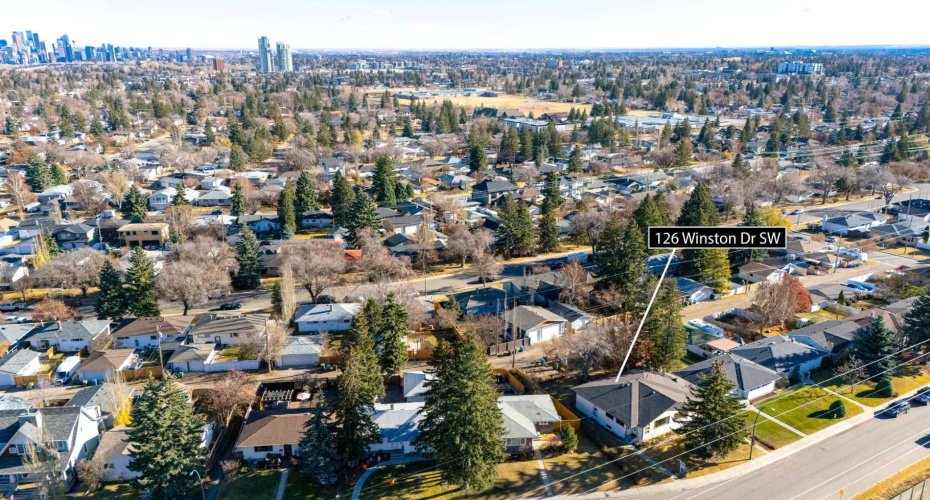 126 Winston Drive, Calgary, Alberta T3C 2P9, 2 Bedrooms Bedrooms, ,1 BathroomBathrooms,Residential,For Sale,Winston,A2304763