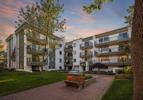 723 57 Avenue, Calgary, Alberta T2V 4Z3, 2 Bedrooms Bedrooms, ,1 BathroomBathrooms,Residential,For Sale,57,A2304769