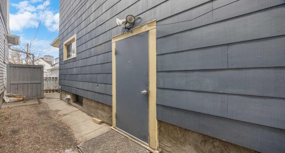 528 21 Avenue, Calgary, Alberta T2S 0H1, 2 Bedrooms Bedrooms, ,3 BathroomsBathrooms,Residential,For Sale,21,A2304787