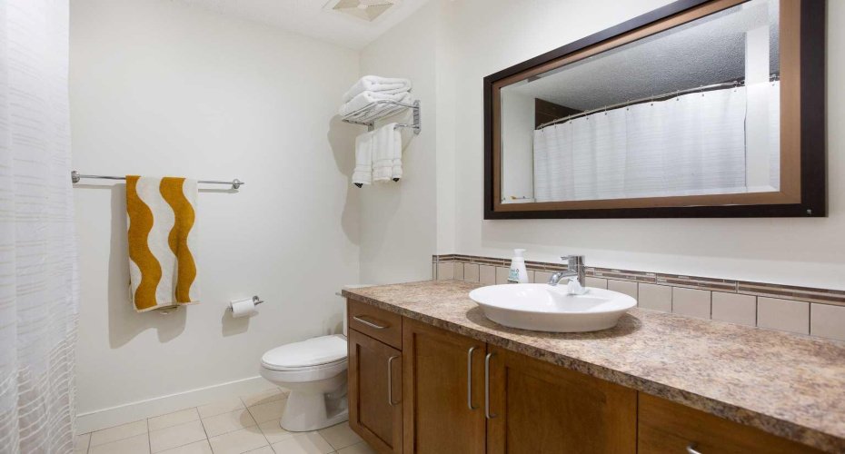 2127 34 Avenue, Calgary, Alberta T3H 2M1, 3 Bedrooms Bedrooms, ,3 BathroomsBathrooms,Residential,For Sale,34,A2304805
