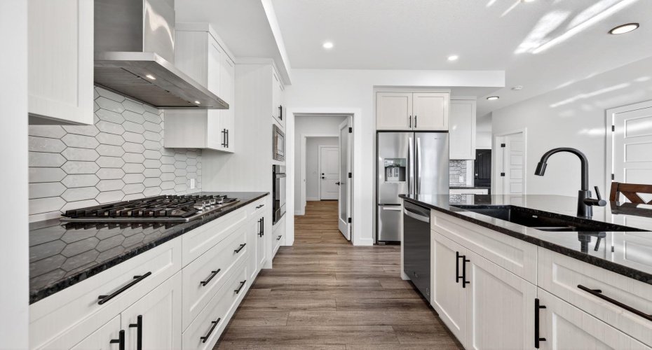 208 Dawson Circle, Chestermere, Alberta T1X 2R2, 7 Bedrooms Bedrooms, ,4 BathroomsBathrooms,Residential,For Sale,Dawson,A2304859