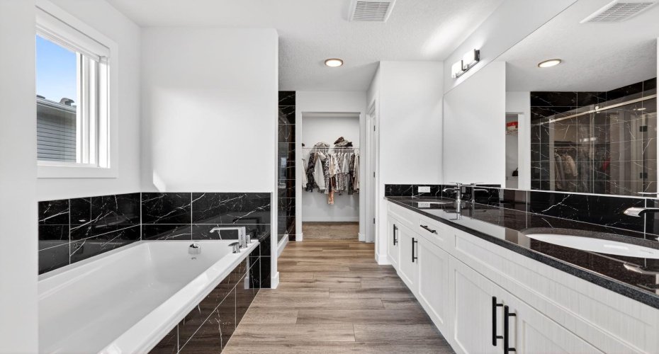 208 Dawson Circle, Chestermere, Alberta T1X 2R2, 7 Bedrooms Bedrooms, ,4 BathroomsBathrooms,Residential,For Sale,Dawson,A2304859