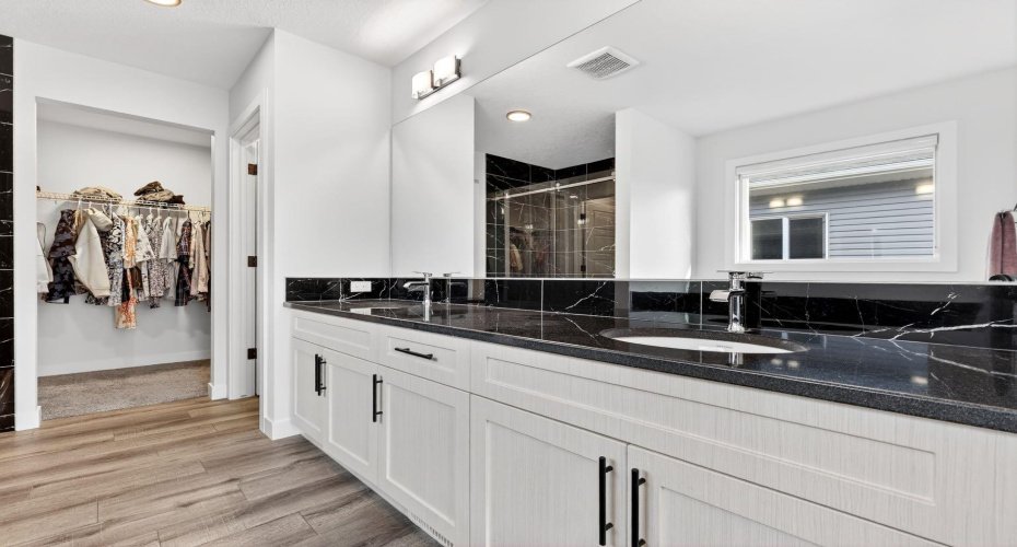 208 Dawson Circle, Chestermere, Alberta T1X 2R2, 7 Bedrooms Bedrooms, ,4 BathroomsBathrooms,Residential,For Sale,Dawson,A2304859