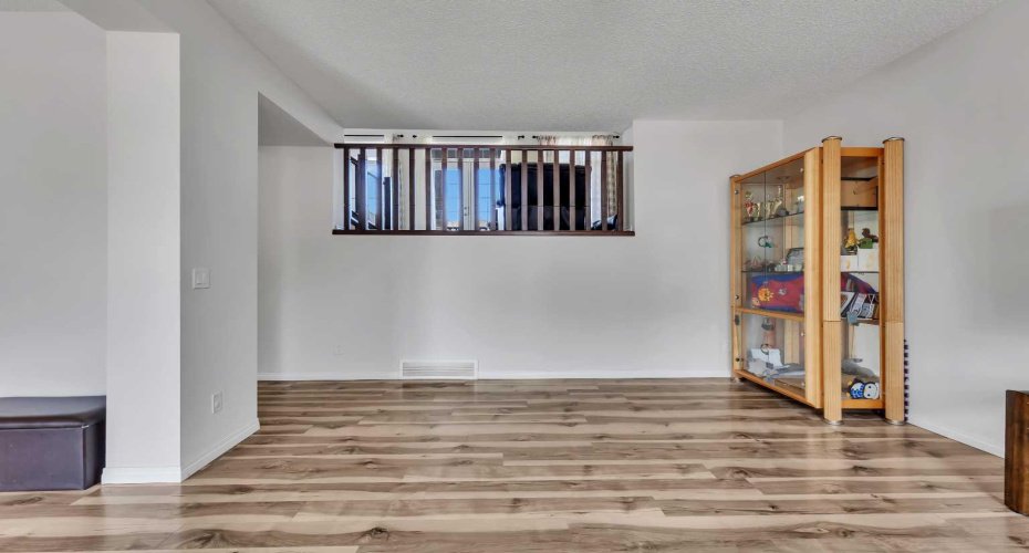 44 Cityside Rise, Calgary, Alberta T3N1H7, 4 Bedrooms Bedrooms, ,4 BathroomsBathrooms,Residential,For Sale,Cityside,A2304900
