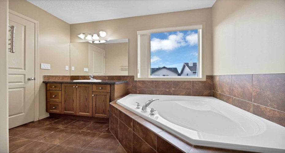 10 Bridlerange Circle, Calgary, Alberta T2Y5H4, 4 Bedrooms Bedrooms, ,4 BathroomsBathrooms,Residential,For Sale,Bridlerange,A2304919
