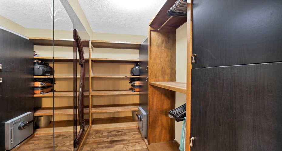 10 Bridlerange Circle, Calgary, Alberta T2Y5H4, 4 Bedrooms Bedrooms, ,4 BathroomsBathrooms,Residential,For Sale,Bridlerange,A2304919
