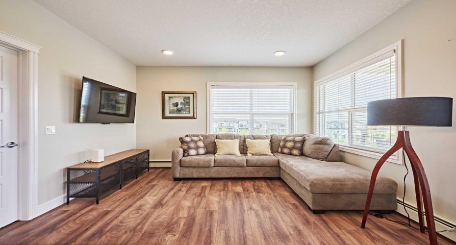 19621 40 Street, Calgary, Alberta T3M 3B2, 2 Bedrooms Bedrooms, ,2 BathroomsBathrooms,Residential,For Sale,40,A2304929