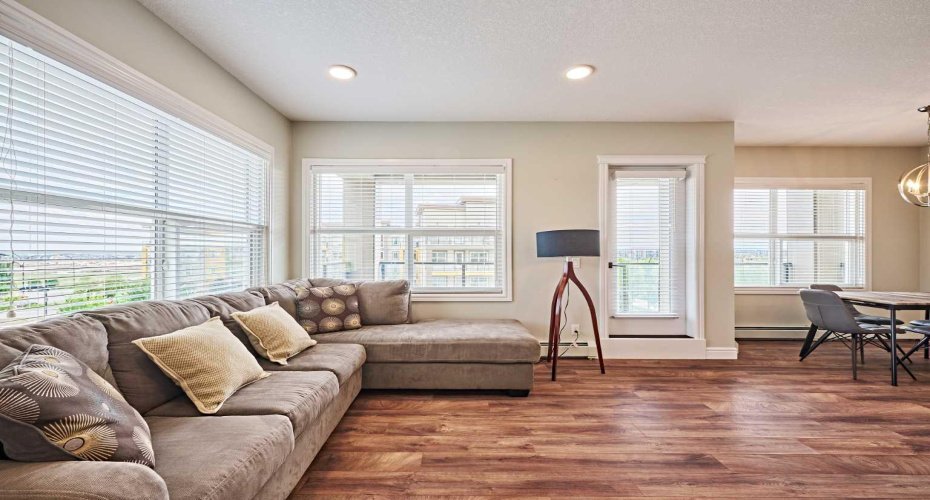 19621 40 Street, Calgary, Alberta T3M 3B2, 2 Bedrooms Bedrooms, ,2 BathroomsBathrooms,Residential,For Sale,40,A2304929