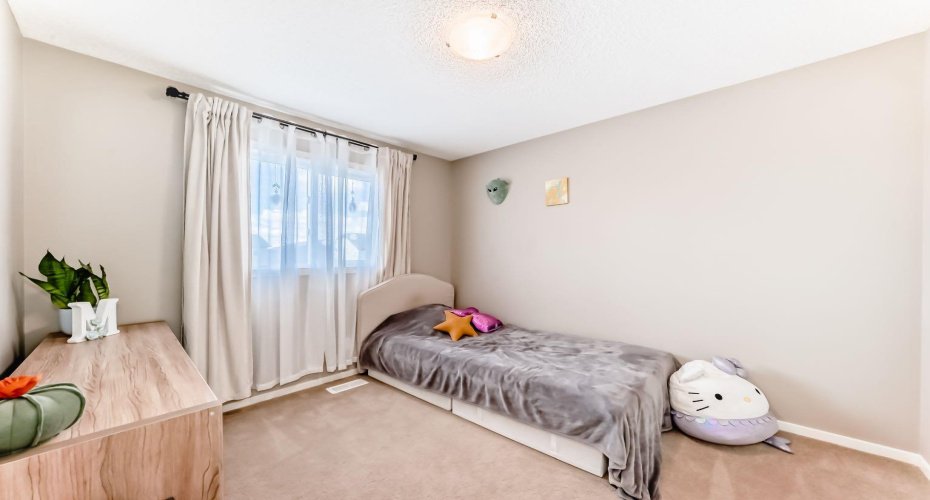 660 Walden Drive, Calgary, Alberta T2X 0Z5, 3 Bedrooms Bedrooms, ,3 BathroomsBathrooms,Residential,For Sale,Walden,A2304936