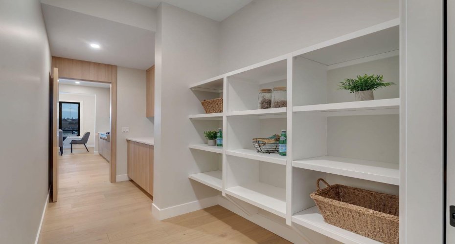 12 Spring Creek Point, Calgary, Alberta T3H 6E2, 4 Bedrooms Bedrooms, ,4 BathroomsBathrooms,Residential,For Sale,Spring Creek,A2304938