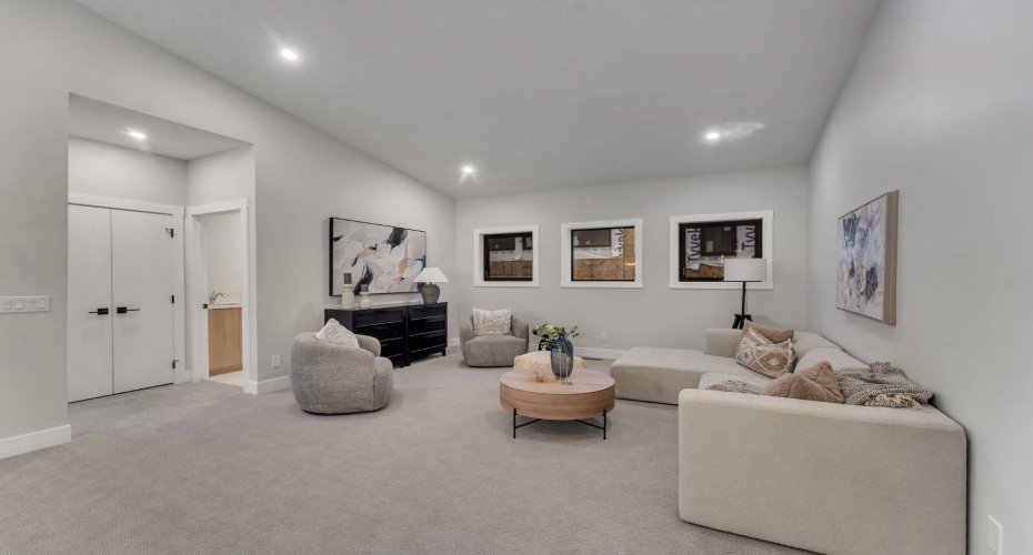 12 Spring Creek Point, Calgary, Alberta T3H 6E2, 4 Bedrooms Bedrooms, ,4 BathroomsBathrooms,Residential,For Sale,Spring Creek,A2304938