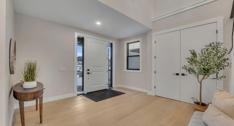 12 Spring Creek Point, Calgary, Alberta T3H 6E2, 4 Bedrooms Bedrooms, ,4 BathroomsBathrooms,Residential,For Sale,Spring Creek,A2304938