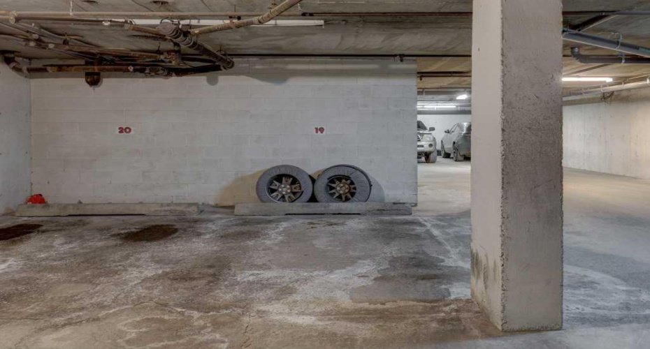 616 15 Avenue, Calgary, Alberta T2R0R5, 2 Bedrooms Bedrooms, ,1 BathroomBathrooms,Residential,For Sale,15,A2304954