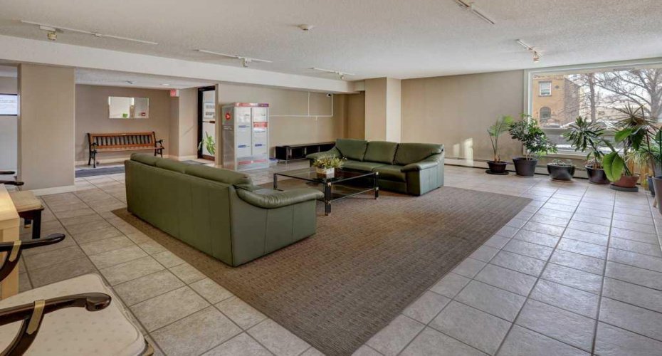 616 15 Avenue, Calgary, Alberta T2R0R5, 2 Bedrooms Bedrooms, ,1 BathroomBathrooms,Residential,For Sale,15,A2304954