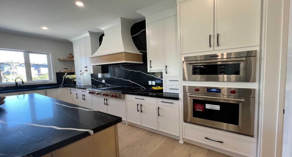 48 Rockcliff Terrace, Calgary, Alberta T3G 0G6, 4 Bedrooms Bedrooms, ,5 BathroomsBathrooms,Residential,For Sale,Rockcliff,A2304957