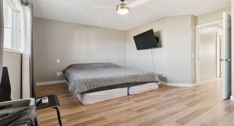 218 Falmere Way, Calgary, Alberta T3J 2X9, 4 Bedrooms Bedrooms, ,4 BathroomsBathrooms,Residential,For Sale,Falmere,A2304868