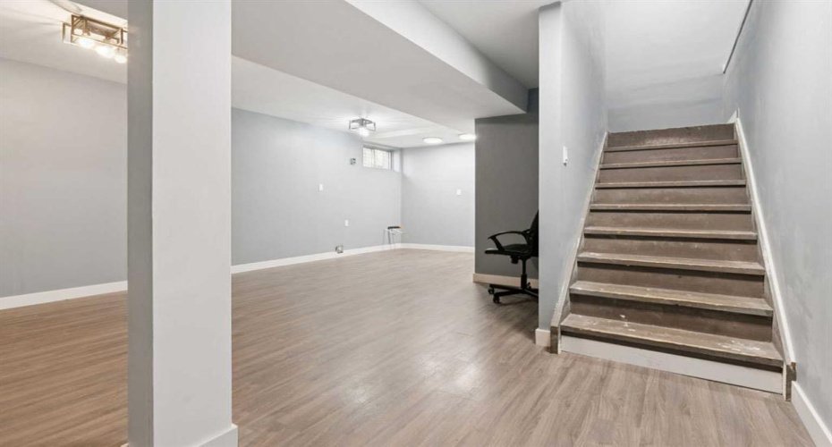 218 Falmere Way, Calgary, Alberta T3J 2X9, 4 Bedrooms Bedrooms, ,4 BathroomsBathrooms,Residential,For Sale,Falmere,A2304868