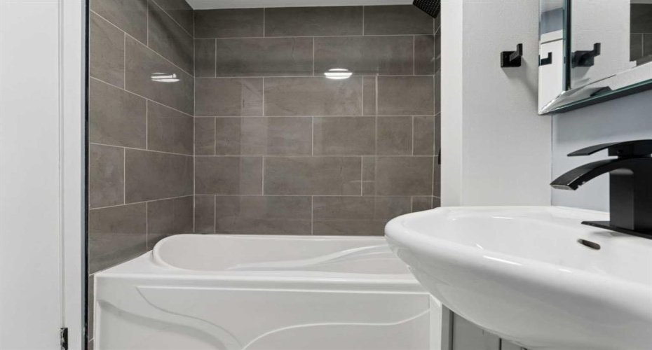 218 Falmere Way, Calgary, Alberta T3J 2X9, 4 Bedrooms Bedrooms, ,4 BathroomsBathrooms,Residential,For Sale,Falmere,A2304868
