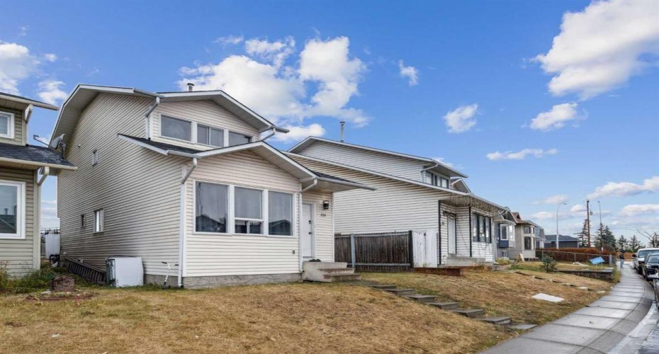 218 Falmere Way, Calgary, Alberta T3J 2X9, 4 Bedrooms Bedrooms, ,4 BathroomsBathrooms,Residential,For Sale,Falmere,A2304868