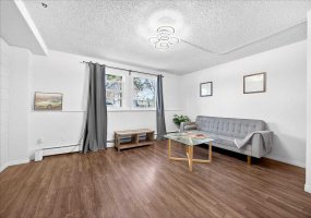 2111 14 Street, Calgary, Alberta T2B3M3, 2 Bedrooms Bedrooms, ,1 BathroomBathrooms,Residential,For Sale,14,A2296214