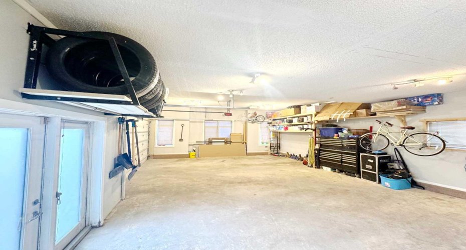109 KINNIBURGH Boulevard, Chestermere, Alberta T1X 0L9, 5 Bedrooms Bedrooms, ,3 BathroomsBathrooms,Residential,For Sale,KINNIBURGH,A2304356
