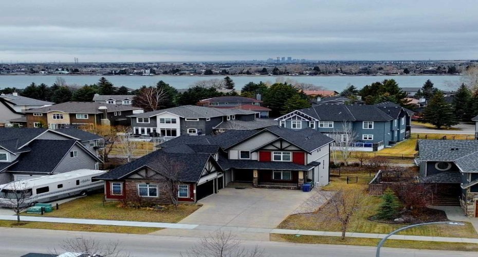 109 KINNIBURGH Boulevard, Chestermere, Alberta T1X 0L9, 5 Bedrooms Bedrooms, ,3 BathroomsBathrooms,Residential,For Sale,KINNIBURGH,A2304356