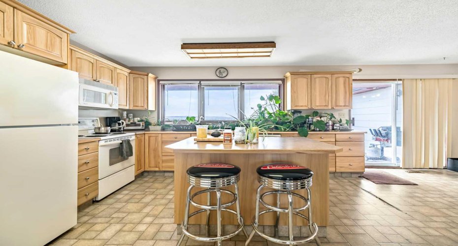 34 Crescent Road, Okotoks, Alberta T1S 1G4, 3 Bedrooms Bedrooms, ,2 BathroomsBathrooms,Residential,For Sale,Crescent,A2304602