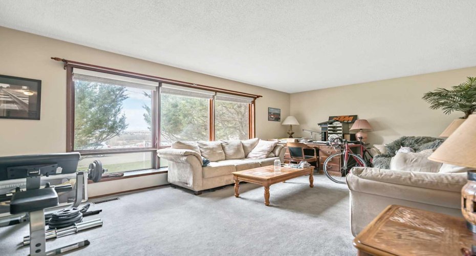 34 Crescent Road, Okotoks, Alberta T1S 1G4, 3 Bedrooms Bedrooms, ,2 BathroomsBathrooms,Residential,For Sale,Crescent,A2304602
