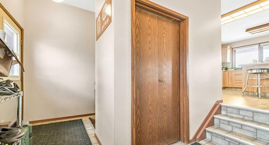 34 Crescent Road, Okotoks, Alberta T1S 1G4, 3 Bedrooms Bedrooms, ,2 BathroomsBathrooms,Residential,For Sale,Crescent,A2304602