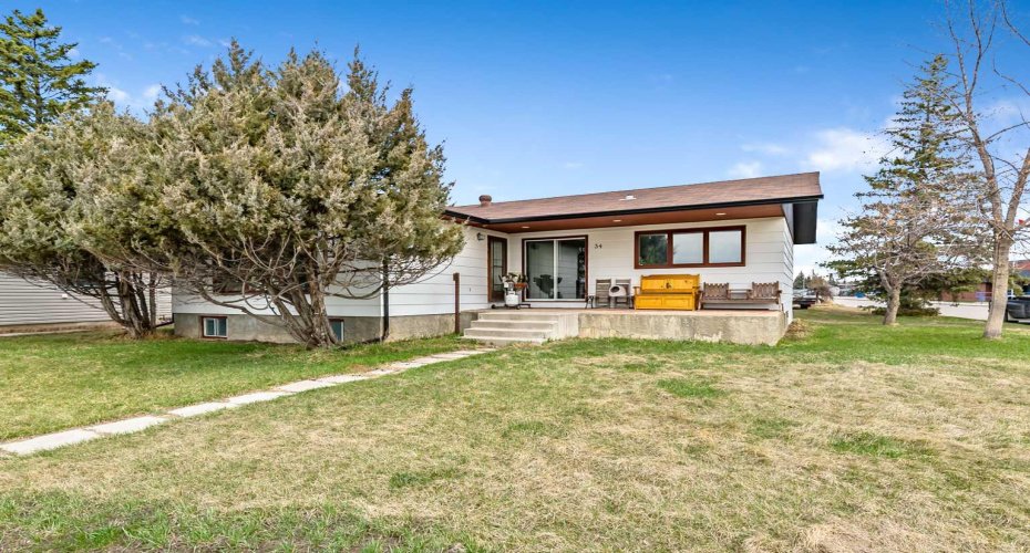 34 Crescent Road, Okotoks, Alberta T1S 1G4, 3 Bedrooms Bedrooms, ,2 BathroomsBathrooms,Residential,For Sale,Crescent,A2304602
