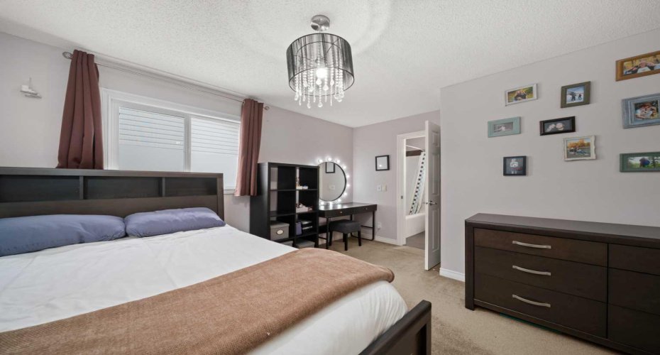 115 Drake Landing Court, Okotoks, Alberta T1S 2M3, 3 Bedrooms Bedrooms, ,4 BathroomsBathrooms,Residential,For Sale,Drake Landing,A2304652