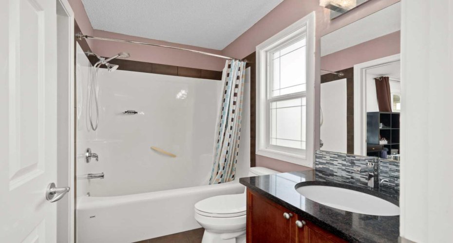 115 Drake Landing Court, Okotoks, Alberta T1S 2M3, 3 Bedrooms Bedrooms, ,4 BathroomsBathrooms,Residential,For Sale,Drake Landing,A2304652