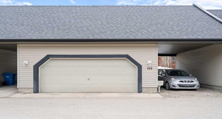 115 Drake Landing Court, Okotoks, Alberta T1S 2M3, 3 Bedrooms Bedrooms, ,4 BathroomsBathrooms,Residential,For Sale,Drake Landing,A2304652