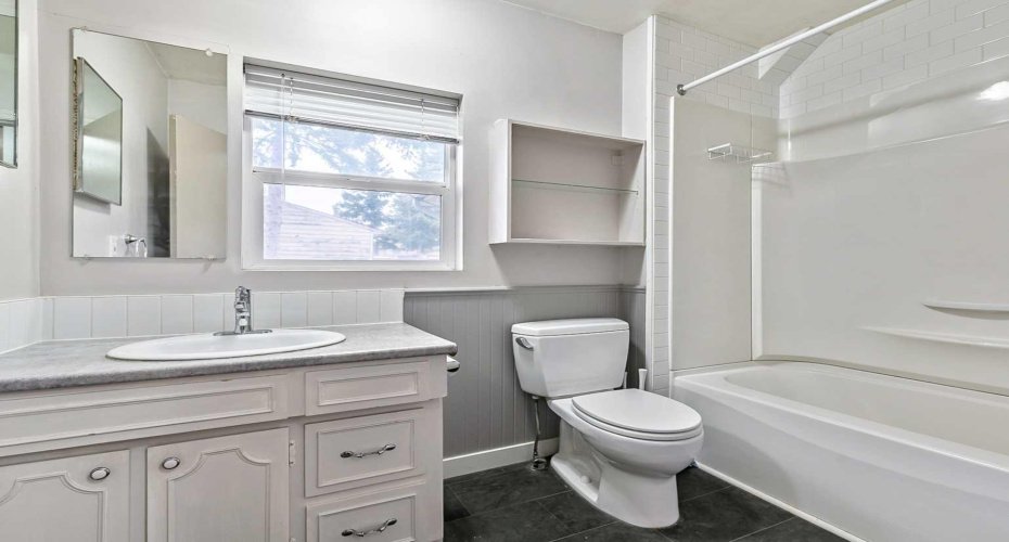 30 Crescent Road, Okotoks, Alberta T1S 1G4, 3 Bedrooms Bedrooms, ,1 BathroomBathrooms,Residential,For Sale,Crescent,A2304679